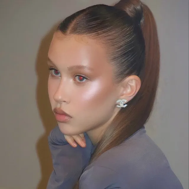 Anka Peresild — логотип